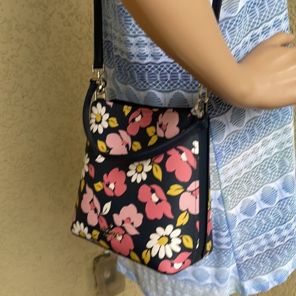 Kate Spade Darcy Small Bucket Bag Road Trip Floral Blue Multi - Picture 15 of 16